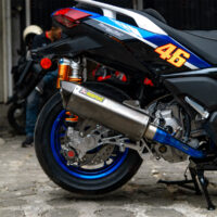 AKRAPOVIC_XMAX SLIP ON copy 4