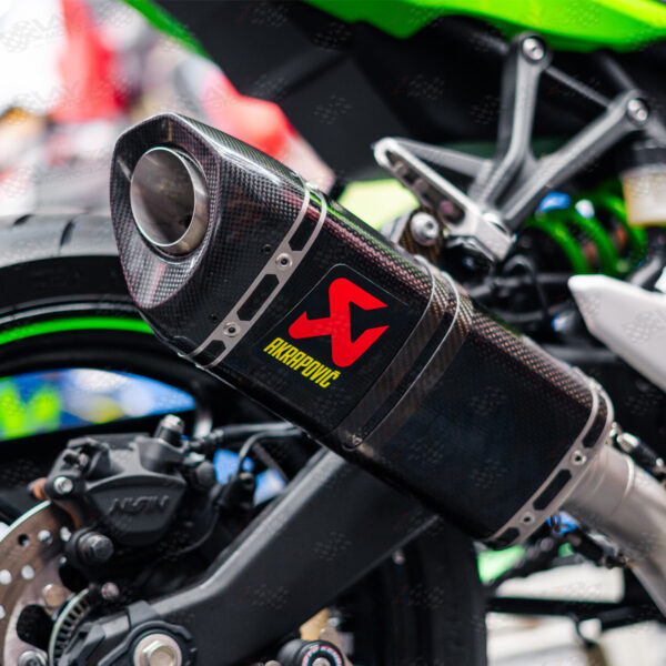 Second image of Akrapovic Racing Line Carbon - Kawasaki ZX25R